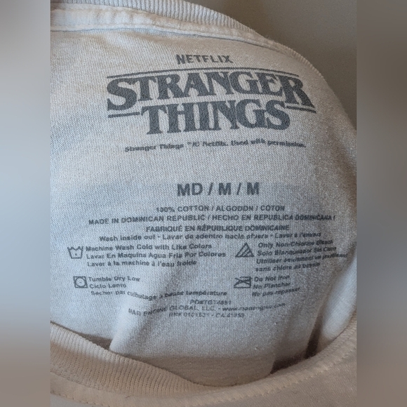 Stranger Things white tee with abstract Graphic unisex Size Medium - Picture 3 of 7